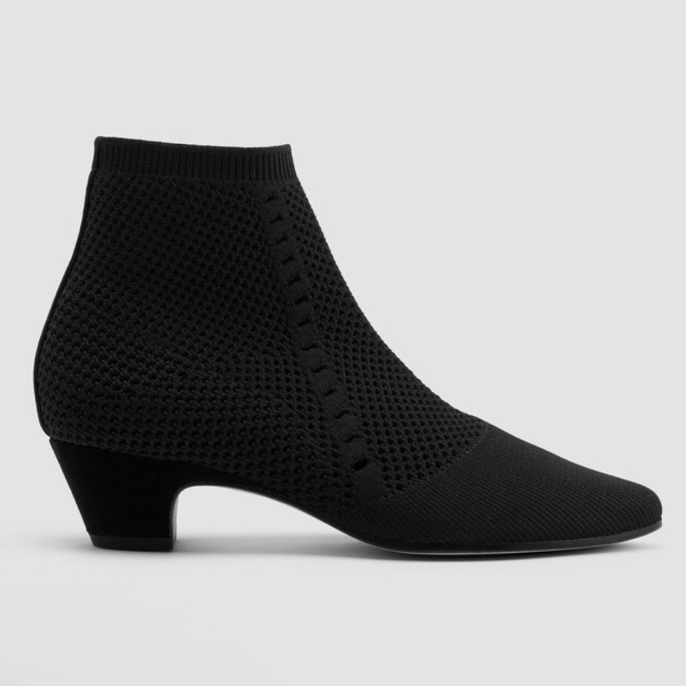 Eileen Fisher Women's Purl Sock Bootie black size 7 EUC